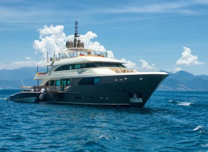 rent yacht dubai