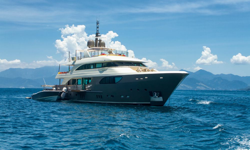 rent yacht dubai